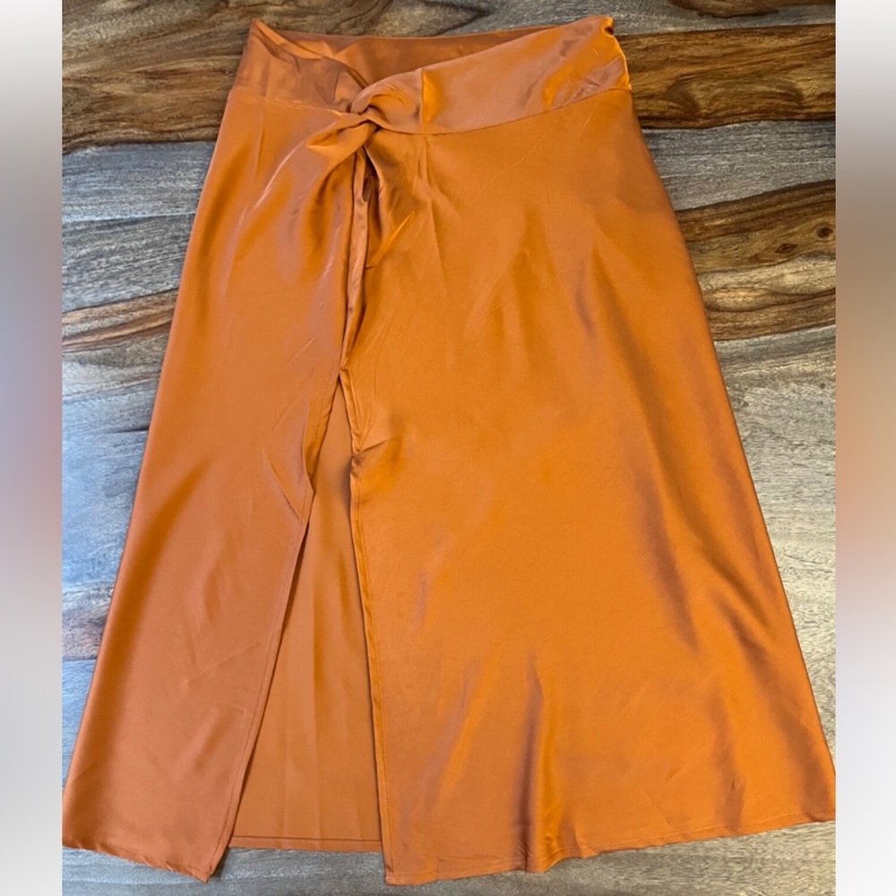 Elegant Orange Satin side slit Skirt - Forever 21